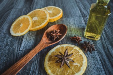 Yıldız anason yağı ve portakal ile