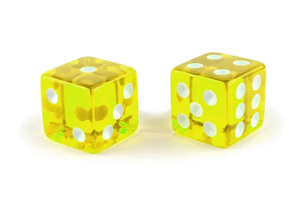 Dvě Žluté Skleněné Kostky Detailně Izolované Bílém Pozadí Jedna Čtyři — Stock fotografie