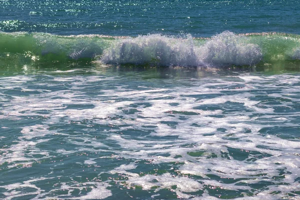 Beautiful Azure Wave Crest Close Natural Marine Background Texture — Stock Photo, Image