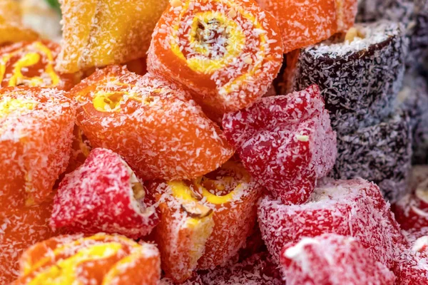 Süße Frucht Dessertrollen Mit Kokosnüssen Und Nüssen Textur Nahaufnahme Bonbons — Stockfoto