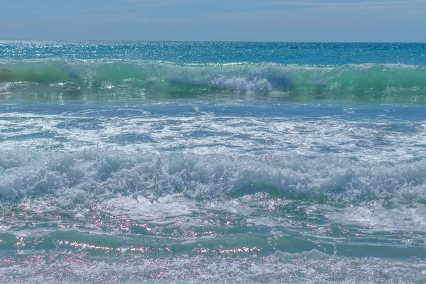 Beautiful Turquoise Waves White Foam Blue Sky Clouds — Stock Photo, Image