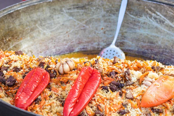 Doftande Läckra Pilaf Med Vitlök Och Paprika Begreppet Gatumat — Stockfoto