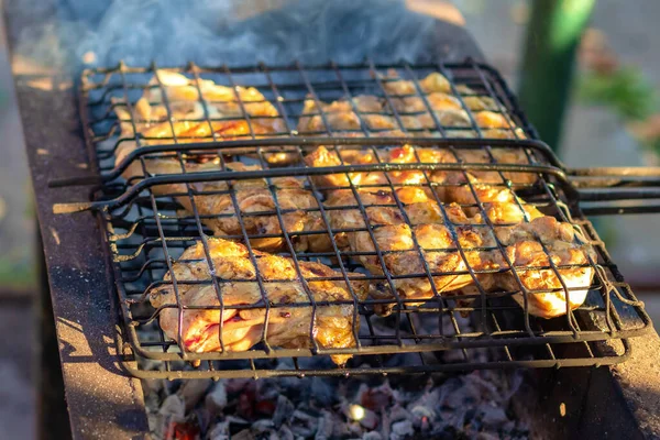Barbecue Kip Rook Grill Close Buiten Barbecue Picknick Het Platteland — Stockfoto