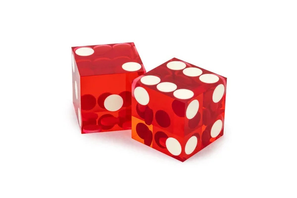 两个红色职业骰子特写 背景是白色的 两个和六个 阴影是浅色的 — 图库照片