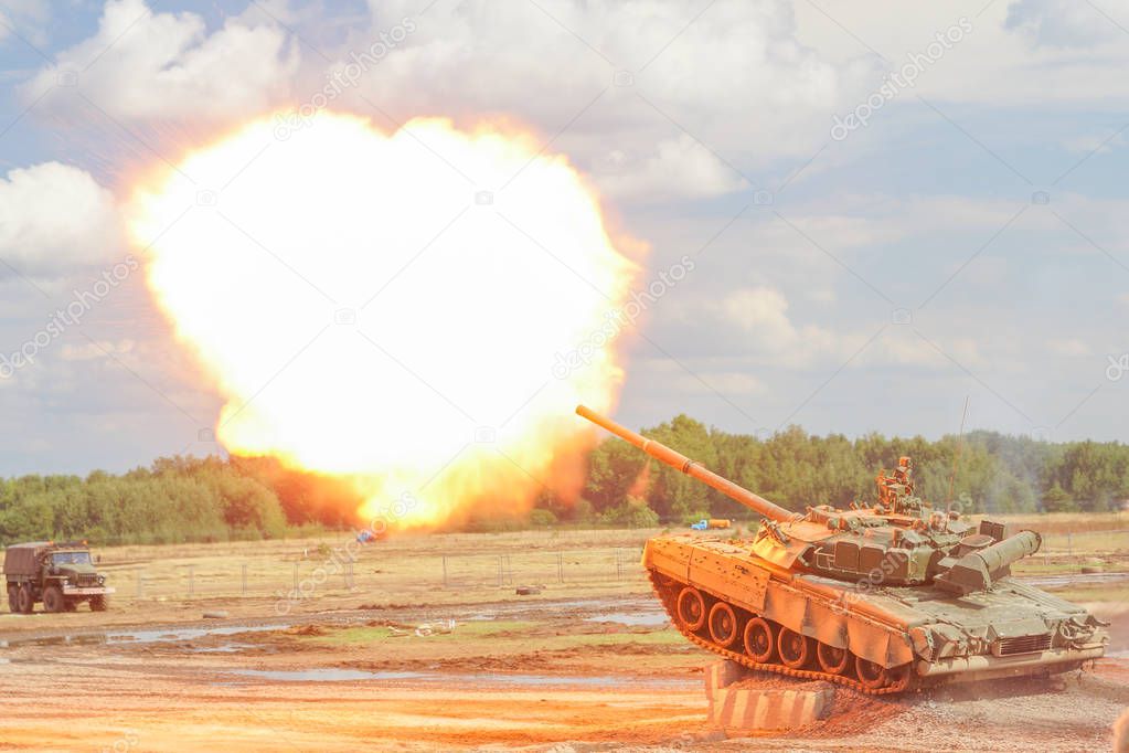 Russian T-90 tanks on military performance
