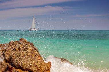 Tayland sahil tropikal bir adadan sadece