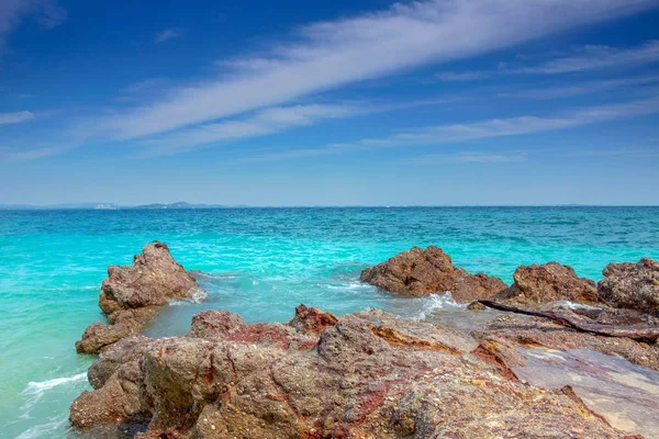 Tayland sahil tropikal bir adadan sadece