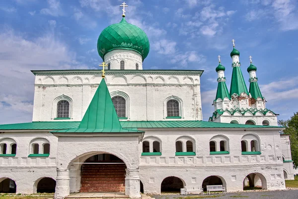 Rus manastır iç ve dış görünümlerini