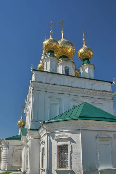 Rus manastır iç ve dış görünümlerini