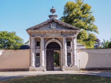 18. yüzyılda gatehouse Walem, Mechelen, Belçika yakınındaki Roosendael Abbey. Şu anda bir kamu eğlence parkı olduğunu.