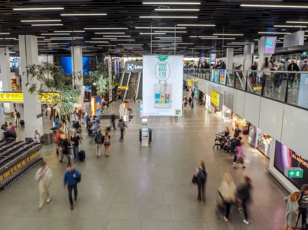 Amsterdam Netherlands August 2018 Passengers Schiphol International Airport Departure Hall — Stock Photo, Image