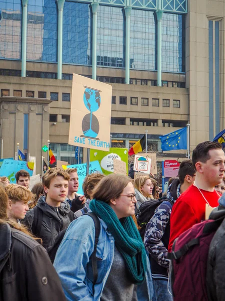 21 February 2019 - Brussels, Belgium: the 7th school strike for — Stock Photo, Image