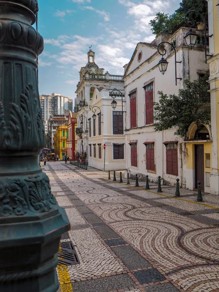 Makao, Çin - Kasım 2018: Portekizce ve Macanese özellikleri ile Sao Lazaro bucak eski sömürge binaları — Stok fotoğraf