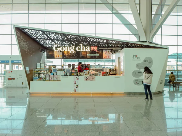 March 2019 - South Korea: Store front of a Taiwanese Gong Cha bubble tea store — Stock Photo, Image