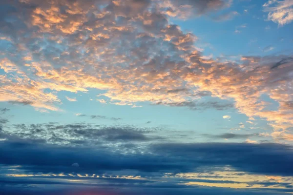 Gün Batımında Bulutlu Gökyüzü — Stok fotoğraf