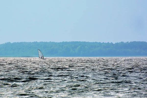 Windsurfer Floats Lake Shore Sunny Day — Stock Photo, Image