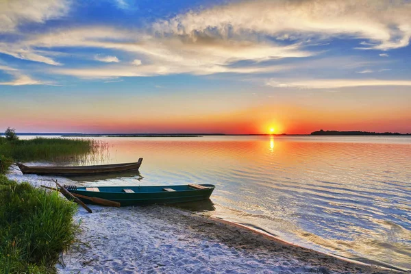 Sonnenuntergang See Fischerboote Ufer — Stockfoto