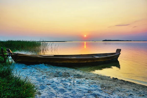 Sunset Lake Fishing Boat Shore — Stock Photo, Image