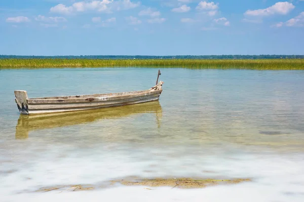 Paysage Lac Plage Bateaux Pêche Roseaux — Photo