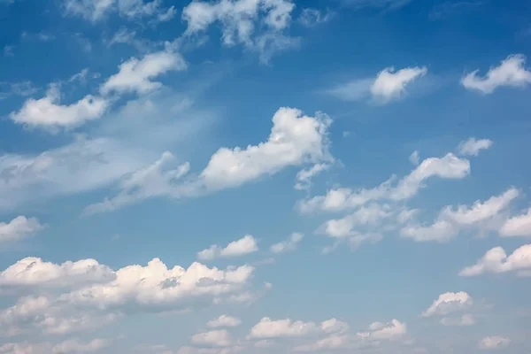 Wolken Blauen Himmel — Stockfoto