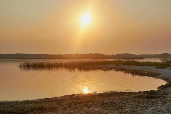 Alba Sorge Sole Sul Lago — Foto Stock