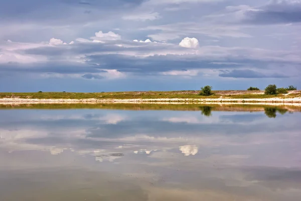 Amazingly Beautiful Storm Clouds Sandy Banks River Trees Shrubs Reflected — Stock Photo, Image