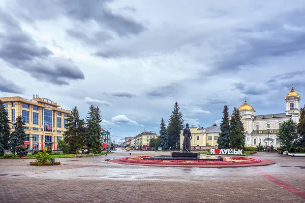 Lutsk Centrum Ukraina Regnig Morgon — Stockfoto
