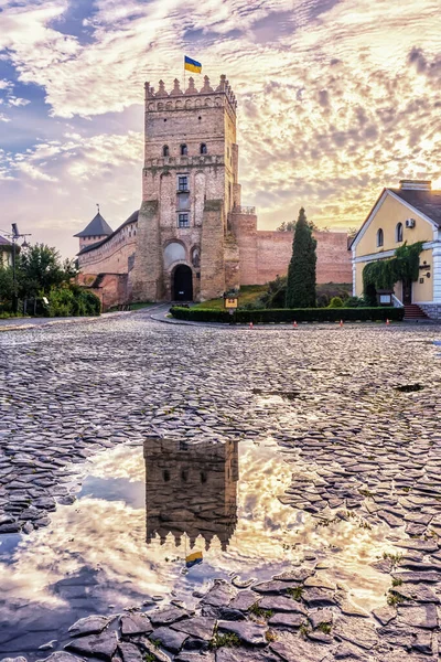 Medeltida Slott Staden Lutsk Ukraina Vid Soluppgången — Stockfoto