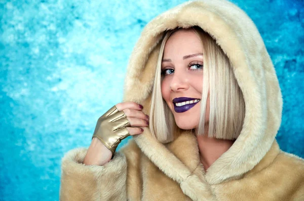 kürk ceket genç kadının portresi