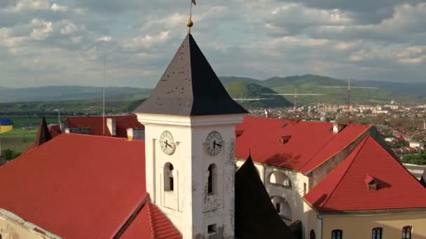 Luchtfoto Van Het Kasteel Van Palanok Moekatsjevo Castle Een Historisch — Stockvideo