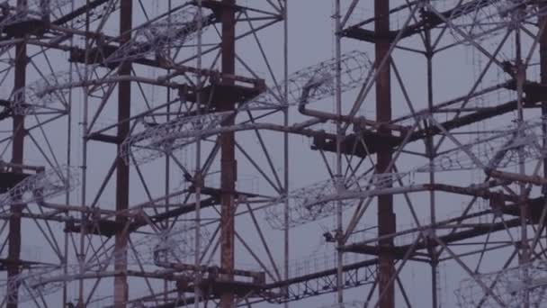 在切尔诺贝利禁区内的鸟图杜加 杜加是苏联水平的 被用作苏联导弹防御预警雷达网络的一部分 — 图库视频影像