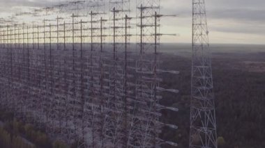 Havadan görünümü Duga-1 dizi thechernobyl dışlama bölgesi içinde. Duga Sovietover--horizonused Sovietmissile defenseearly uyarı radarnetwork bir parçası olarak yapıldı.