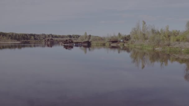 Luchtfoto Van Boot Schip Barge Kerkhof Aan Pripyat Rivier Verlaten — Stockvideo