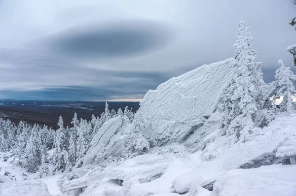 Vista Desde Las Montañas Urenga Cordillera Bosque Nevado Región Chelyabinsk —  Fotos de Stock
