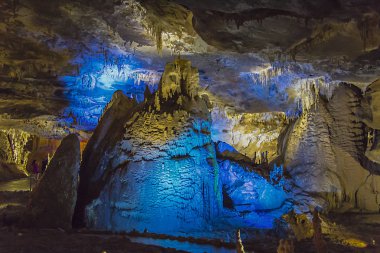 Prometheus mağarada Georgia. Efsaneye göre Prometheus belirli yörenin kayalarda zincirlenmiş yapıldı..