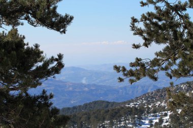 Troodos Dağları kış öğleden sonra panoramik