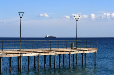 Limasol, Kıbrıs, 16 Kasım 2018: Akdeniz deniz manzaralı Molos gezinti