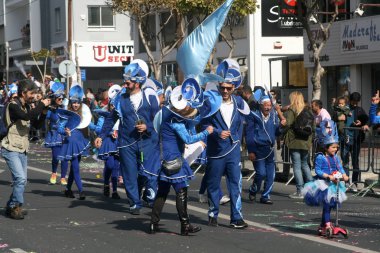 Limasol, Kıbrıs, 26 Şubat 2017: Yıllık Limasol karnaval, Grand karnaval geçit Başpiskopos Makarios III cadde üzerinde