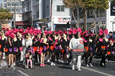 Limasol, Kıbrıs, 26 Şubat 2017: Yıllık Limasol karnaval, Grand karnaval geçit Başpiskopos Makarios III cadde üzerinde