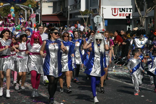 Limasol, Kıbrıs, 26 Şubat 2017: Yıllık Limasol karnaval, Grand karnaval geçit Başpiskopos Makarios III cadde üzerinde