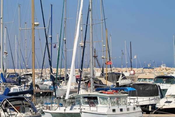 Larnaca Chipre Julho 2016 Vista Dos Iates Barcos Larnaca Marina — Fotografia de Stock