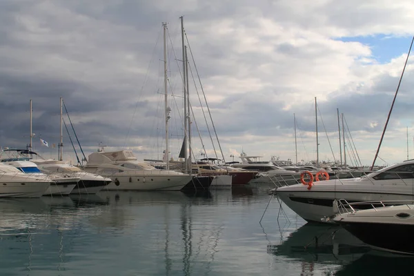 Limassol Chipre Dezembro 2018 Vista Dos Iates Barcos Limassol Marina — Fotografia de Stock