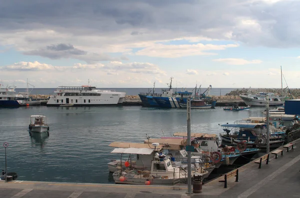 Лимассол Кипр Декабря 2018 Года Вид Яхты Лодки Старом Порту — стоковое фото