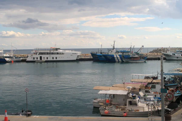 Limassol Chipre Dezembro 2018 Vista Dos Iates Barcos Porto Limassol — Fotografia de Stock