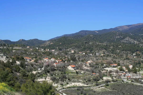 Panoramisch Uitzicht Groene Vallei Een Zonnige Lentedag Troodos Gebergte Cyprus — Stockfoto