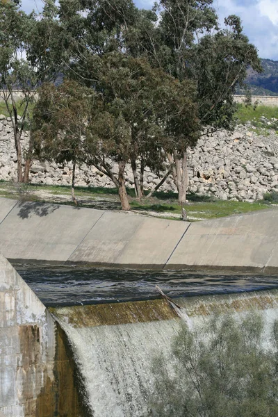 Überlauf Des Germasogeia Staudamms Zypern Nach Den Heftigen Winterregenfällen — Stockfoto
