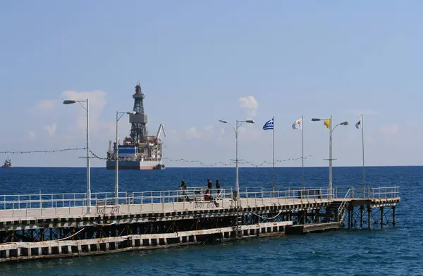 Limassol Chipre Fevereiro 2019 Pier Molos Passeio Com Pessoas Relaxantes — Fotografia de Stock