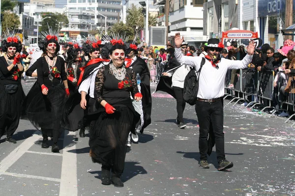 Limassol Chipre Marzo 2019 Grupo Personas Con Rostros Pintados Trajes — Foto de Stock