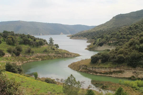 Vista Panorámica Del Embalse Agua Kouris Chipre Las Montañas Alrededor —  Fotos de Stock