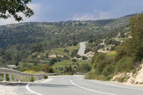 Estrada Asfalto Vazio Nas Montanhas Troodos Chipre Com Uma Vista — Fotografia de Stock